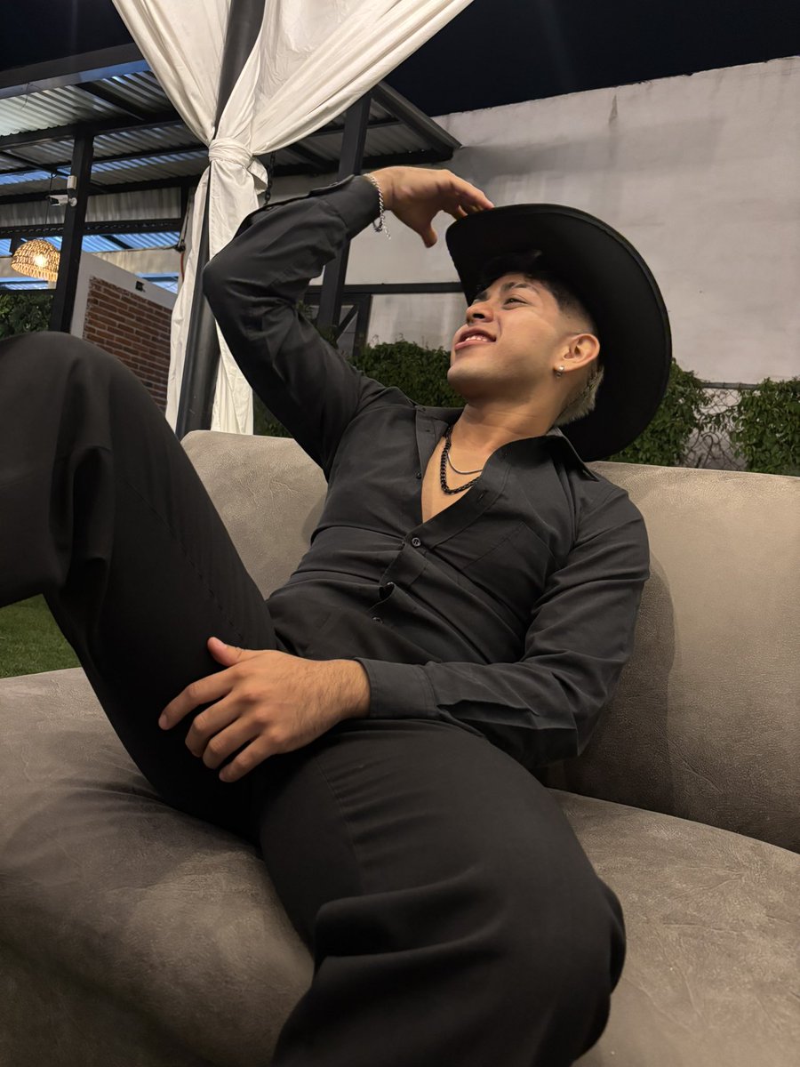 UnaChulerixxx's tweet photo. Chidai 🥵🍑
Ya hace falta una collab
¿Quien para una? DM 😈🫦🔥

#funny
#sexxx
#twinksEdomex https://t.co/BRDn9TZ3ET