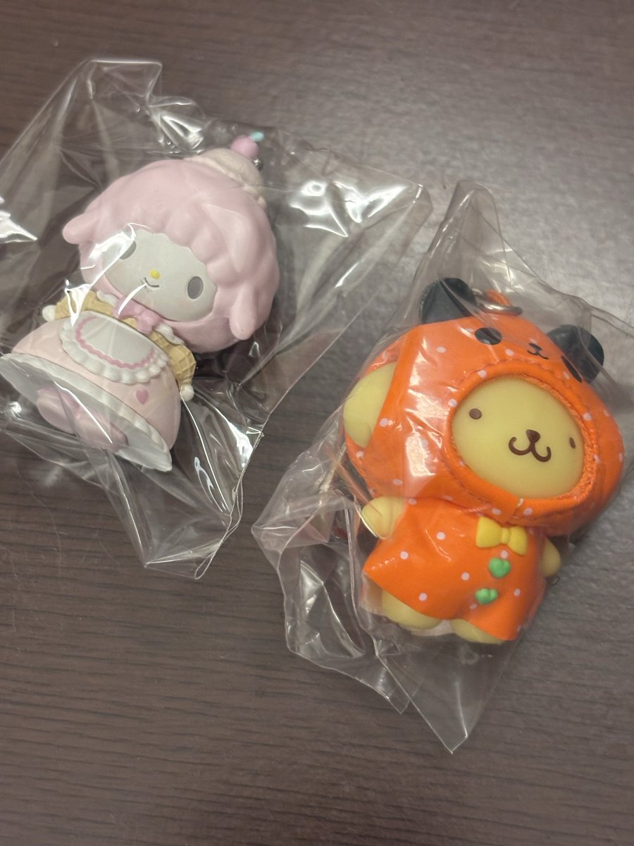 SVTc_o's tweet photo. @_nyanshu 検索より失礼致します。
当方ピアノ持っているのですがシナモロールとの交換は可能でしょうか？
ご検討よろしくお願い致します🙇 https://t.co/VnDKO4BGjE
