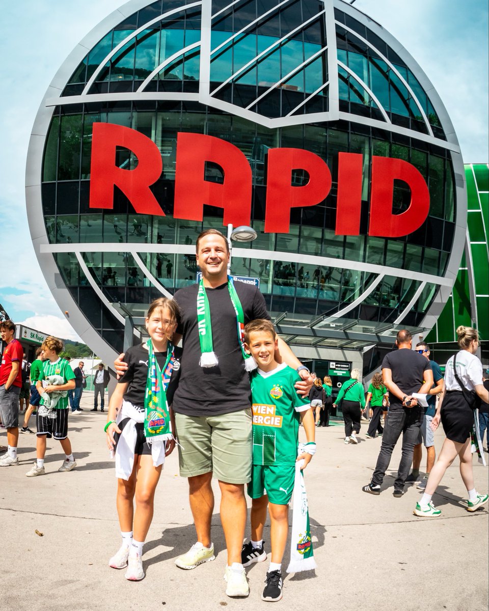 skrapid's tweet photo. Heute feiern wir euch, liebe Rapidler: Wir wünschen allen grün-weißen Papas einen schönen #Vatertag und sagen „DANKE“ für eure tagtägliche Unterstützung! 💚

#SCR2026 https://t.co/Th0kCuDPAf