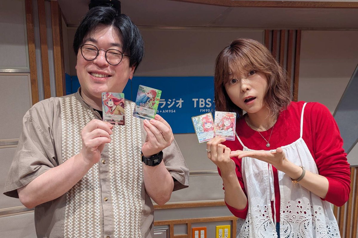 5Hanayome_radio's tweet photo. 6/21（日）20:35～ラジオ『#五等分の花嫁＊』は #中野五月 役 #水瀬いのり さん登場🌸

✅リスナープレゼントをかけた企画「五等分チャレンジ  祭！」
水瀬さんが4つのチャレンジに挑みます。前回はパーフェクトを達成！今回の結果はいかに…！？
https://t.co/Njdc6ShDtF

#五等分ラジオ #ごとカド https://t.co/gyHGoJE2yp