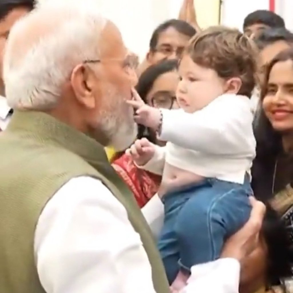 thispodcastguy's tweet photo. Desi Bacche                          Videshi Bacche https://t.co/W0P3oiTZGA