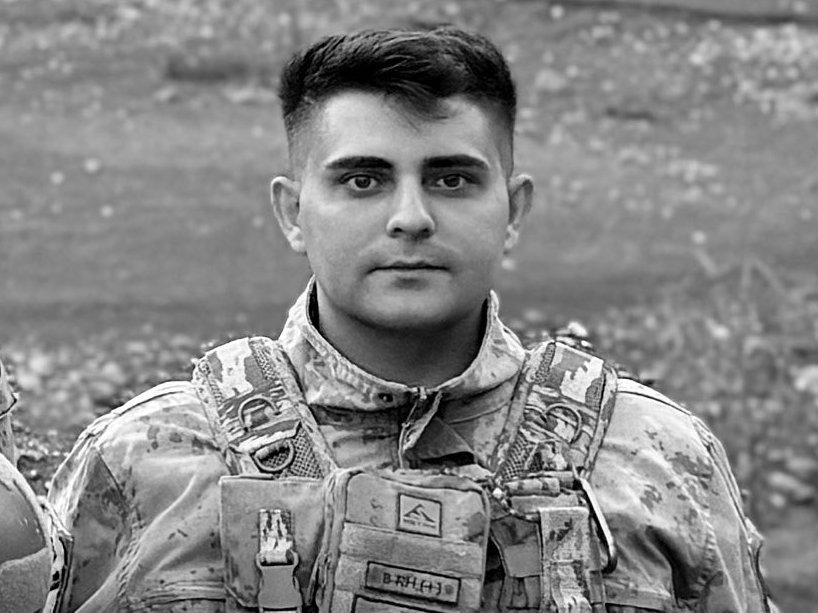 onder_agca's tweet photo. Şırnak Beytuşşebap ilçesinde Görev başında kalp krizi geçiren
J.Uzm. Çvş. Ömer Mesteki hayatını kaybetmiştir. Ailesine yakınlarına sabır ve başsağlığı diliyorum Ruhu şad olsun 
🇹🇷🇹🇷🇹🇷 https://t.co/yy2BcdVnNI