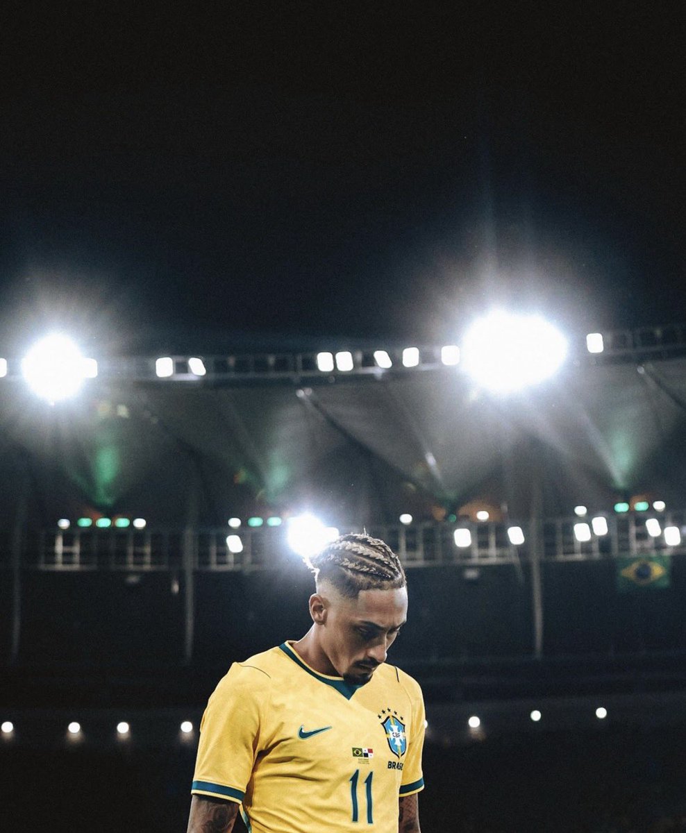 CaioCaesar98's tweet photo. 🇧🇷 Bizarrice de Ancelotti na estreia.

Nada justifica a permanência do Raphinha do primeiro ao último minuto contra o Marrocos. Com todo respeito ao atacante, que é um ótimo jogador no Barça, mas na seleção ainda precisa se provar.

Endrick e Rayan no banco. Não é falta de opção. https://t.co/m6BNIFzuHb