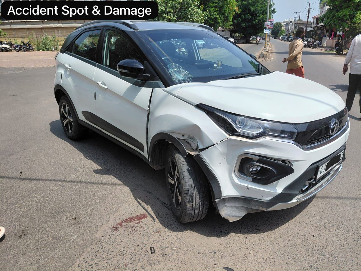 ashishvora90's tweet photo. @TataMotors @tata_cars
My Tata Nexon was handed over to an authorised Tata service centre SP Vehicles, Subhanpura, Vadodara for routine service. The vehicle was involved in an accident while under service centre custody and has remained there for over a week.
#tatamotors https://t.co/UxD7TSWSO0