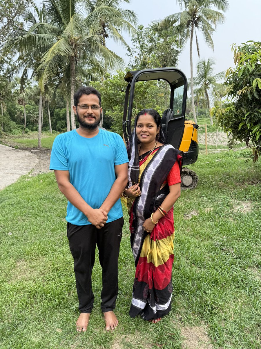ManasKuSahu's tweet photo. ଘରେ ଘରେ ପୋଡ଼ ପିଠାର ମହକ, ବାଡ଼ିପଟେ ସଜେଇ ହୋଇଥିବା ରଜ ଦୋଳି, ଆଉ ପାନଖିଆର ସେହି ମିଠା ସ୍ୱାଦ... ଓଡ଼ିଶାର ଏହି ଅନନ୍ୟ ଗଣପର୍ବ 'ରଜ' ଆମ ସଂସ୍କୃତି ଓ ପରମ୍ପରାର ପ୍ରତୀକ।
​ଧରିତ୍ରୀ ମାତା ଏବଂ ନାରୀଶକ୍ତିର ଉତ୍ସବ—ରଜ ପର୍ବ ଅବସରରେ ଆପଣଙ୍କୁ ଓ ଆପଣଙ୍କ ସମଗ୍ର ପରିବାରକୁ ହାର୍ଦ୍ଦିକ ଶୁଭେଚ୍ଛା ଓ ଶୁଭକାମନା | https://t.co/m2WpDAGD4F