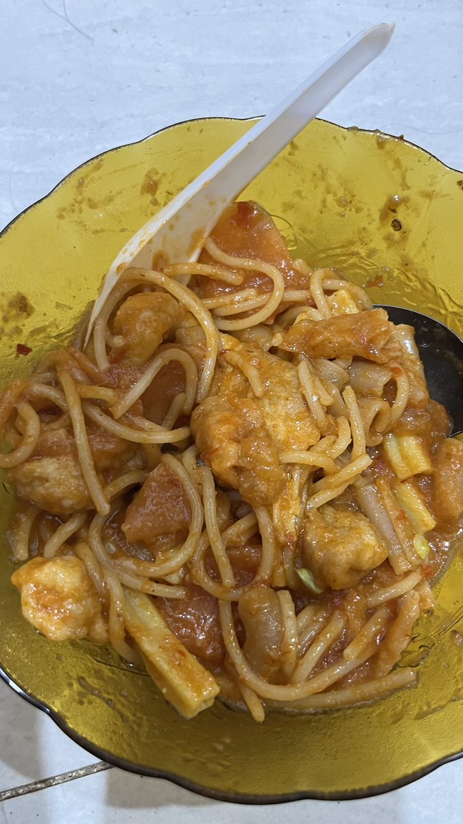 silaeea's tweet photo. ada yg sama kalo lagi ruwet makanan penenang nya yg pedess?? jujur setelah makan ga sehat gini bekas op sakit🥹 https://t.co/AhQsrosdcP