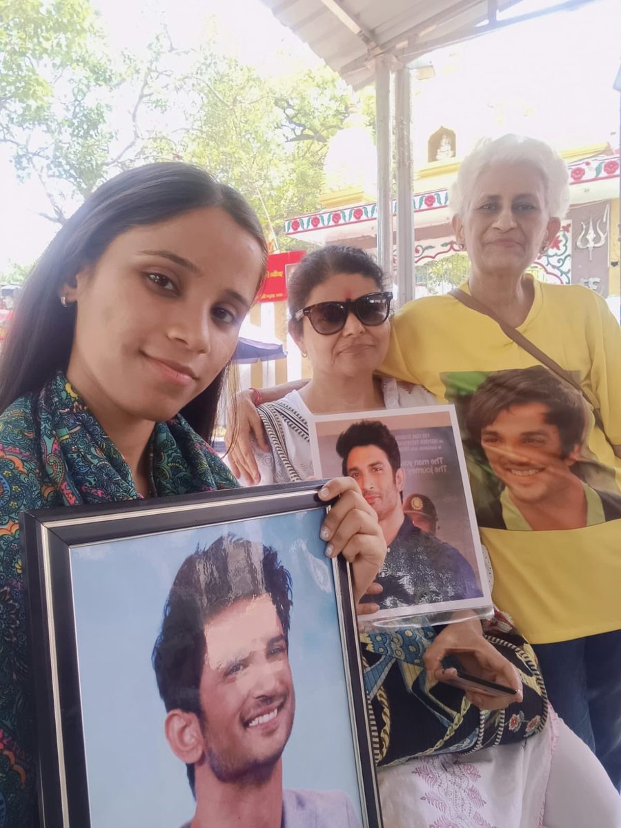 deepali53882005's tweet photo. Few Delhi Warriors on roads spreading awareness amongst people and distributing food to the poor in the name of our Sushant !  Sorry couldn’t make it as met with an accident recently, though every bit of my emotion was with all of you ❤️

LOVE YOU SSR ❤️

@KachruRachna @LOVEYOUSSRMISSU @KritikaNiranja1 

#JusticeForSushatSinghRajput 
6Years Of Injustice To Sushant