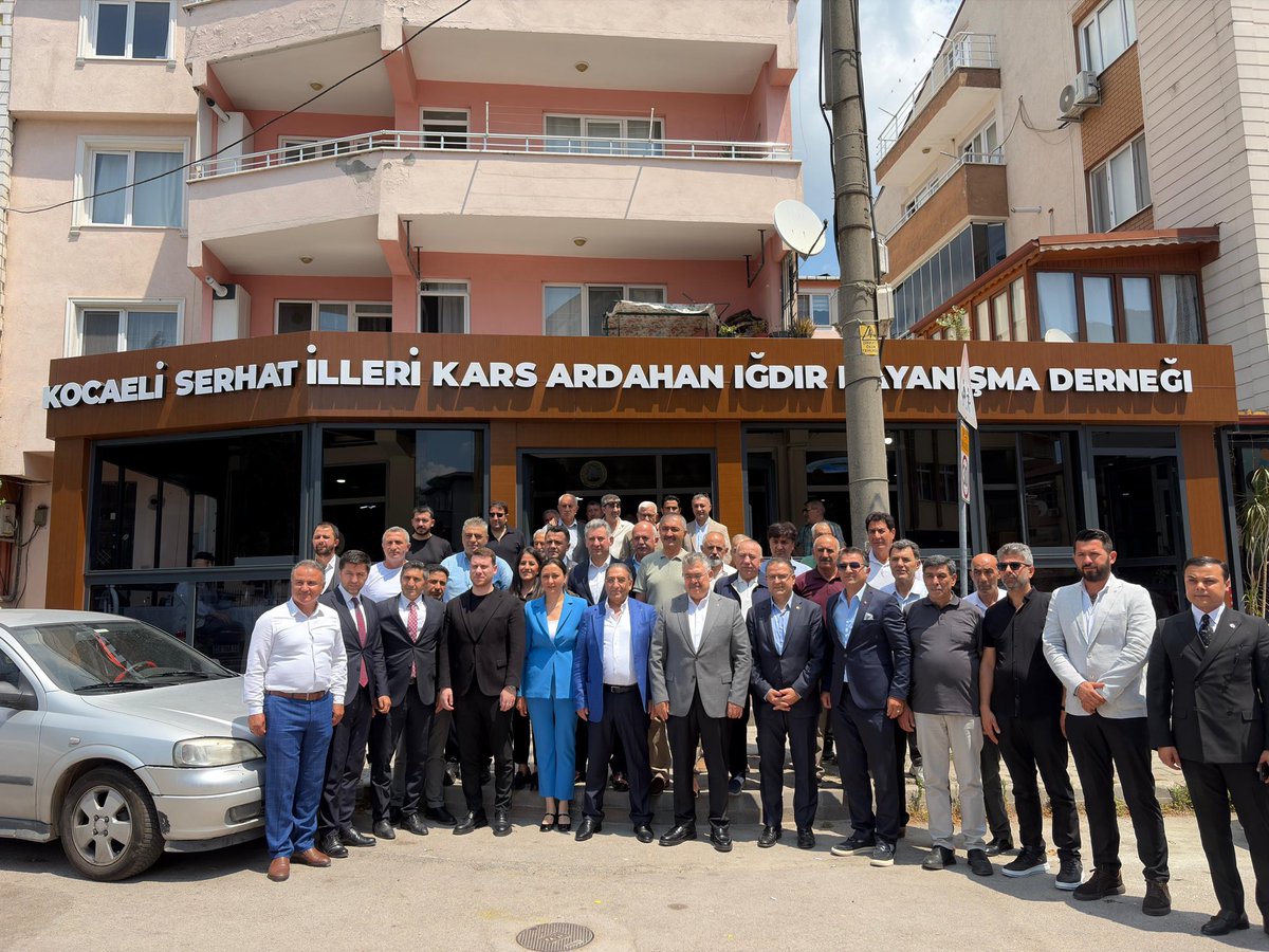 doganorak's tweet photo. Kars Ardahan Iğdır Serhat İlleri Derneğimizin gerçekleştirdiği programda değerli hemşehrilerimizle hasbihal etme imkânı bulduk.

Kardeşliğimizi ve gönül bağlarımızı daha da kuvvetlendiren bu güzel organizasyon için Dernek Yönetimimize teşekkür ediyorum.

Allah birlik ruhumuzu, dayanışmamızı ve muhabbetimizi daim kılsın. 🇹🇷

@VeyselTipioglu