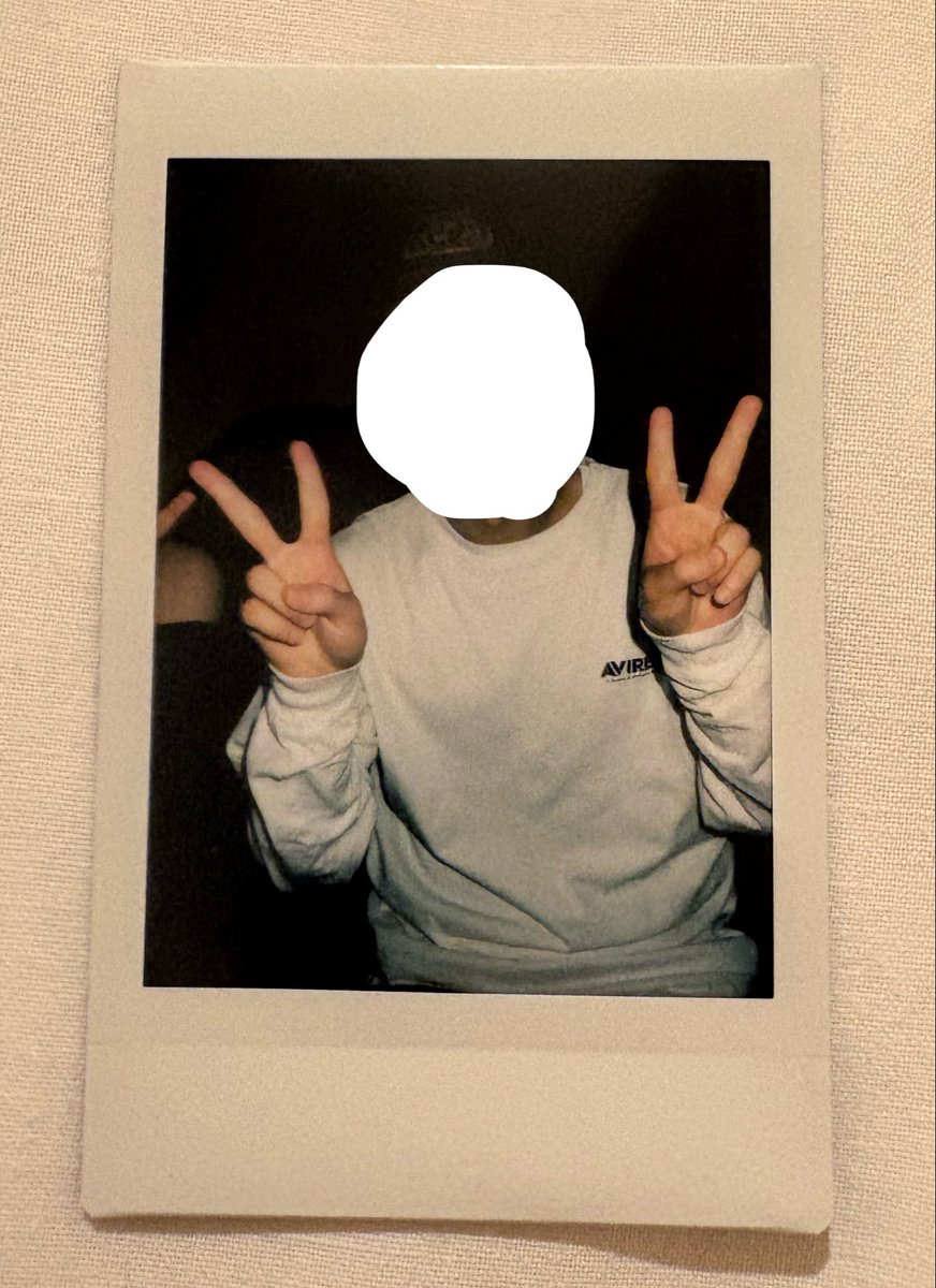 yama_TORiAEZ's tweet photo. 今回最大のサプライズ。
ソロチェキ(ヲタクのみ)
実は陽奈子の👍だけ映ってるけどw
撮った時陽奈子全然気づいてなかったから、一通り喋った後にネタバラシしたら大爆笑いただきました😇
流石にこれはFC限定公開()
#ENIGMA大阪
#PassCode
#大上陽奈子 https://t.co/bDaK2QWghX