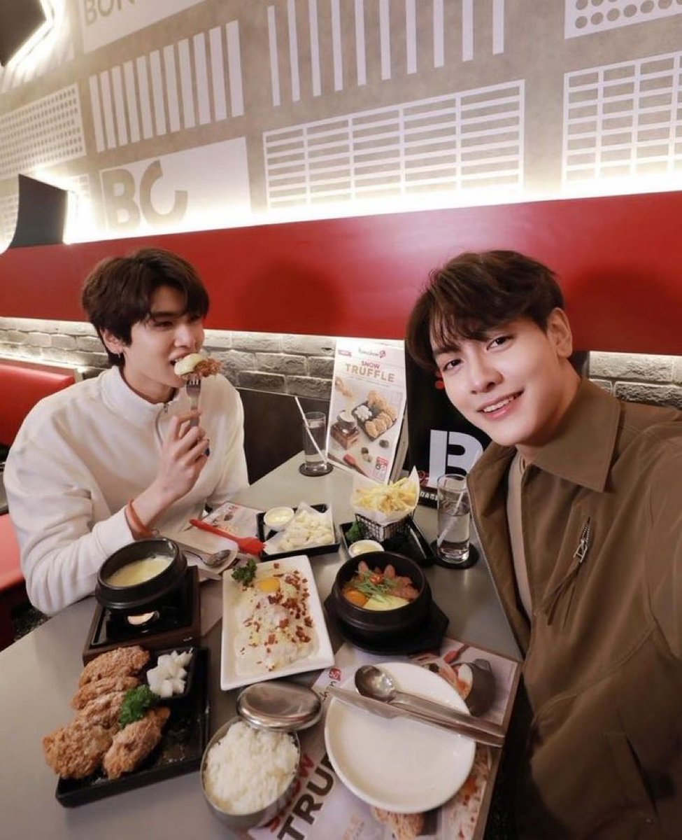 ADVENTURlNE's tweet photo. WHY I JUST SEE THIS PHOTO??? WHERE HAVE I BEEN?????!!!!!?? 😭😭😭 https://t.co/0LwAMDmpl4