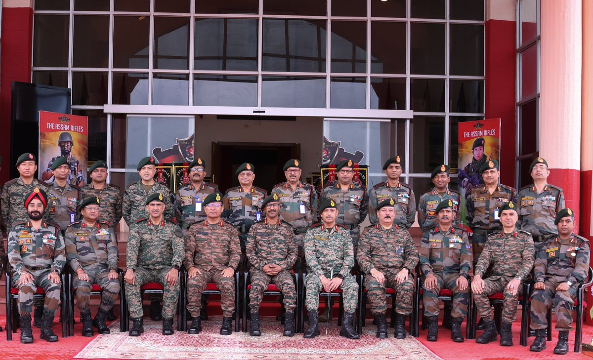 easterncomd's tweet photo. Lt Gen VMB Krishnan, #ArmyCdrEC, visited HQ Director General of #AssamRifles, #DGAR to review the prevailing security environment and #OperationalReadiness towards safeguarding peace and stability in the #NorthEastIndia

#ArmyCdrEC interacted with all ranks and lauded their professionalism, courage and unwavering dedication. He exhorted them to remain vigilant, adaptive and mission-focused in the face of evolving security challenges.

लेफ्टिनेंट जनरल वीएमबी कृष्णन, #आर्मी_कमांडर, #पूर्वी_कमान ने मुख्यालय, महानिदेशक असम राइफल्स, #DGAR का दौरा कर#NorthEastIndia में शांति एवं स्थिरता सुनिश्चित करने के लिए वर्तमान सुरक्षा परिदृश्य तथा ऑपरेशनल तैयारियों की समीक्षा की।

#आर्मी_कमांडर, #पूर्वी_कमान ने सभी रैंकों के साथ संवाद किया और उनकी कार्यकुशलता, साहस तथा अटूट समर्पण की सराहना की। उन्होंने सभी सैनिकों को सुरक्षा चुनौतियों में सतर्क, परिस्थितियों के अनुरूप ढलने के लिए तैयार और मिशन के प्रति पूर्णतः समर्पित रहने का आह्वान किया।

#भारतीय_सेना
#पूर्वी_कमान
#IndianArmy 
#EasternCommand 
#OperationalReadiness 
#AssamRifles

@adgpi
@SpokespersonMoD
@HQ_IDS_India
@indiannavy
@IAF_MCC
@official_dgar
@ProDefKolkata
@IndiaCoastGuard
@HQ_DG_NCC
@EAC_IAF
@IN_EasternFleet
@IN_HQENC
@proshillong
@prodefgau

Facebook - https://t.co/gGsKMaYvU6
Instagram - https://t.co/jNYG2tSSZ0