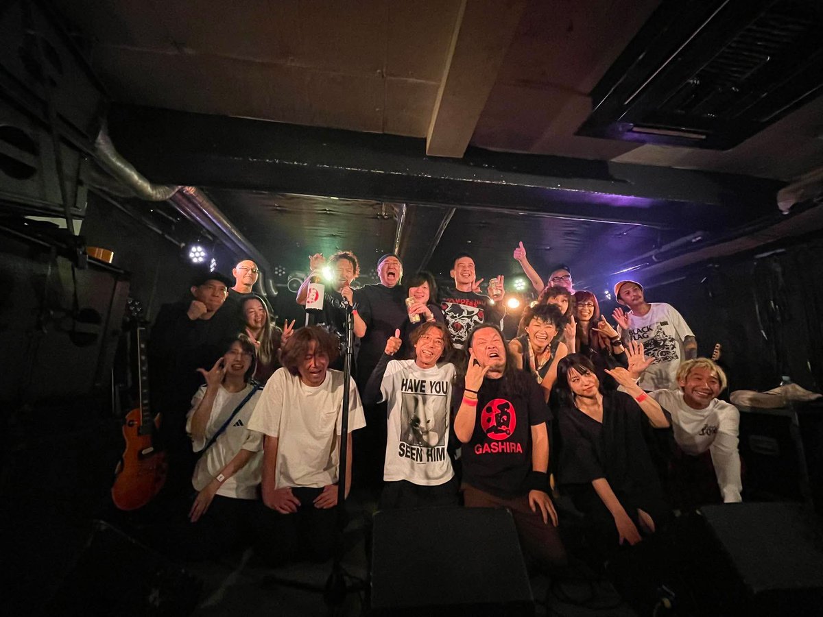 span21's tweet photo. 昨夜のLIVEイベントにお越しいただいた皆さま、並びに主催の藤井さん、対バンの皆さん、メンバー各位ありがとうごさいました。３バンド掛け持ちは大変でしたが、３倍楽しませて頂きました！またやりましょう〜！ https://t.co/EvgIil9ueA