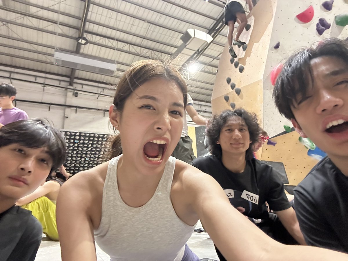 powviravan's tweet photo. the โรงเรียน ยังไม่เลิกคบกันนะ…วันนี้มายูนิตย่อย จะครบแก้งเมื่อไหร่บอกด้วย🫪 https://t.co/abRHV4wZ8U