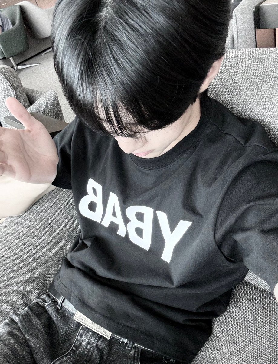 ___4jae's tweet photo. 正直に話して服をシェアしてるのかお揃いなのか https://t.co/QIxglSVngG