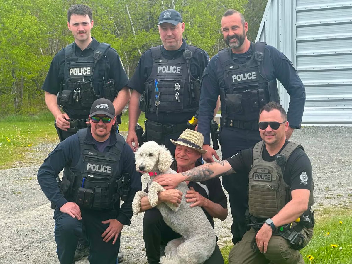 imranhasanyyz's tweet photo. Stolen dog recovered. Another example how police go above and beyond to help serve the community. #FirstResponders #CapeBretonIsland #SaferTogether 🇨🇦 💙 
https://t.co/uTTe3yUY6N https://t.co/mGboVFd2hV