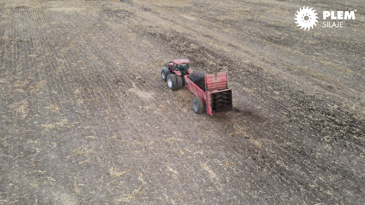 PlemSilaje's tweet photo. Equipos modernos y dedicación que aseguran los mejores resultados en cada jornada 🚜✨

#PlemSilaje #AgroNorte #CampoProductivo #Esparcido https://t.co/Lhy1LT5Ogy