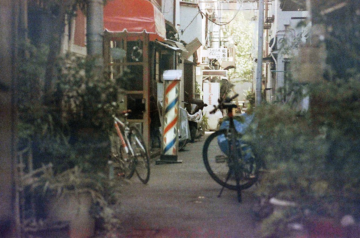 inao_toshiaki's tweet photo. WAIKIKI PHOTOGRAPH
sumida river, tokyo
winter 2023
Nikon F2 Photomic
35mm film
grain,
winter light,
fragments of the city.
#sumidariver #tokyo #nikonf2photomic #35mmfilm #waikiki_inc_photograph https://t.co/lYI2z1MReF