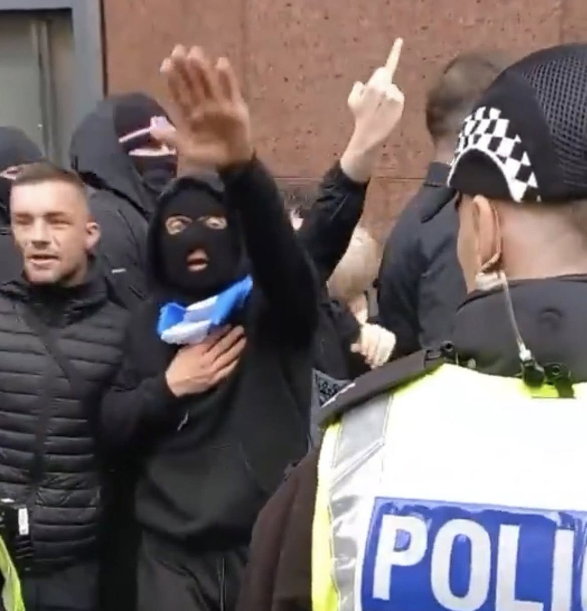 Antifa_Ultras tweet media