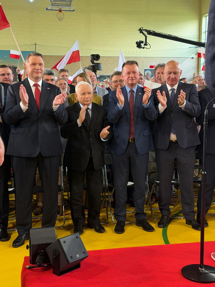szalabawkajul's tweet photo. Niesamowita atmosfera w #Kalisz 🇵🇱✌️

To tu zaprezentowano pierwsze punkty #PlanCzarnka 💪❗
1. Podniesienie drugiego progu podatkowego do 180 000 zł rocznie!
2. Wyjście z ETS!
3. Srebrna Praca!
 
Zwycieżymy ✌️✌️🇵🇱 @pisorgpl #PrzebudzeniePL https://t.co/FQHWD16o69