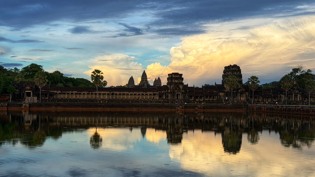 SarounSean's tweet photo. Angkor Wat temple https://t.co/nyR2anzHL9