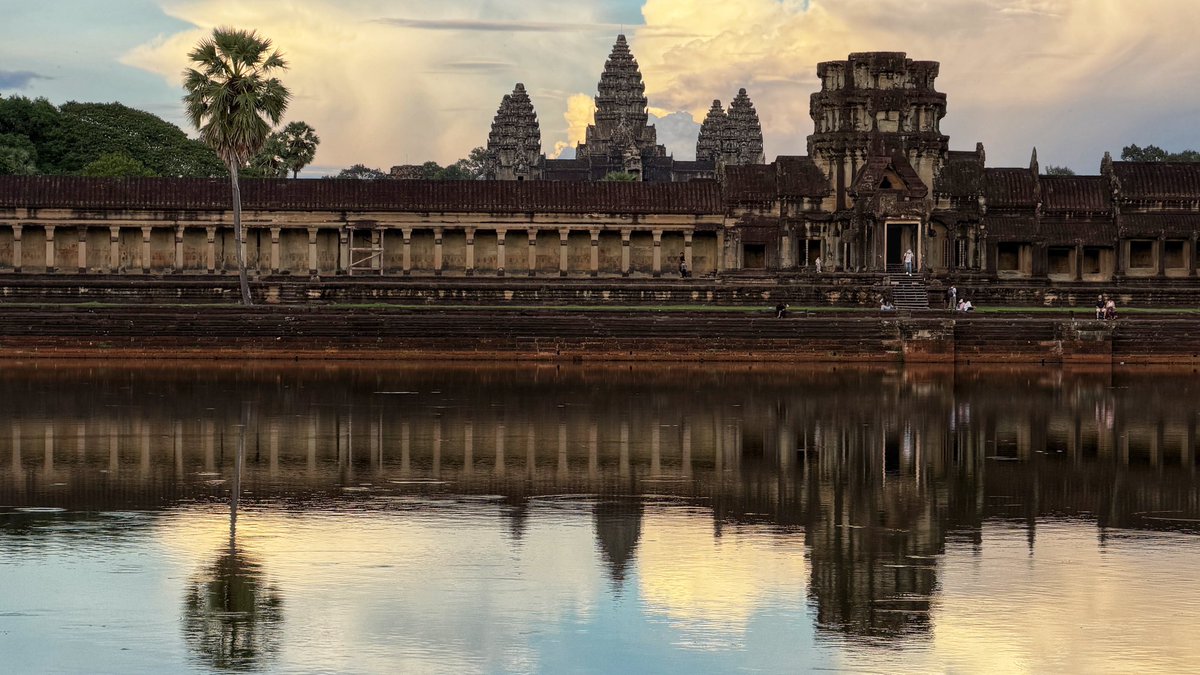 SarounSean's tweet photo. Angkor Wat temple https://t.co/nyR2anzHL9