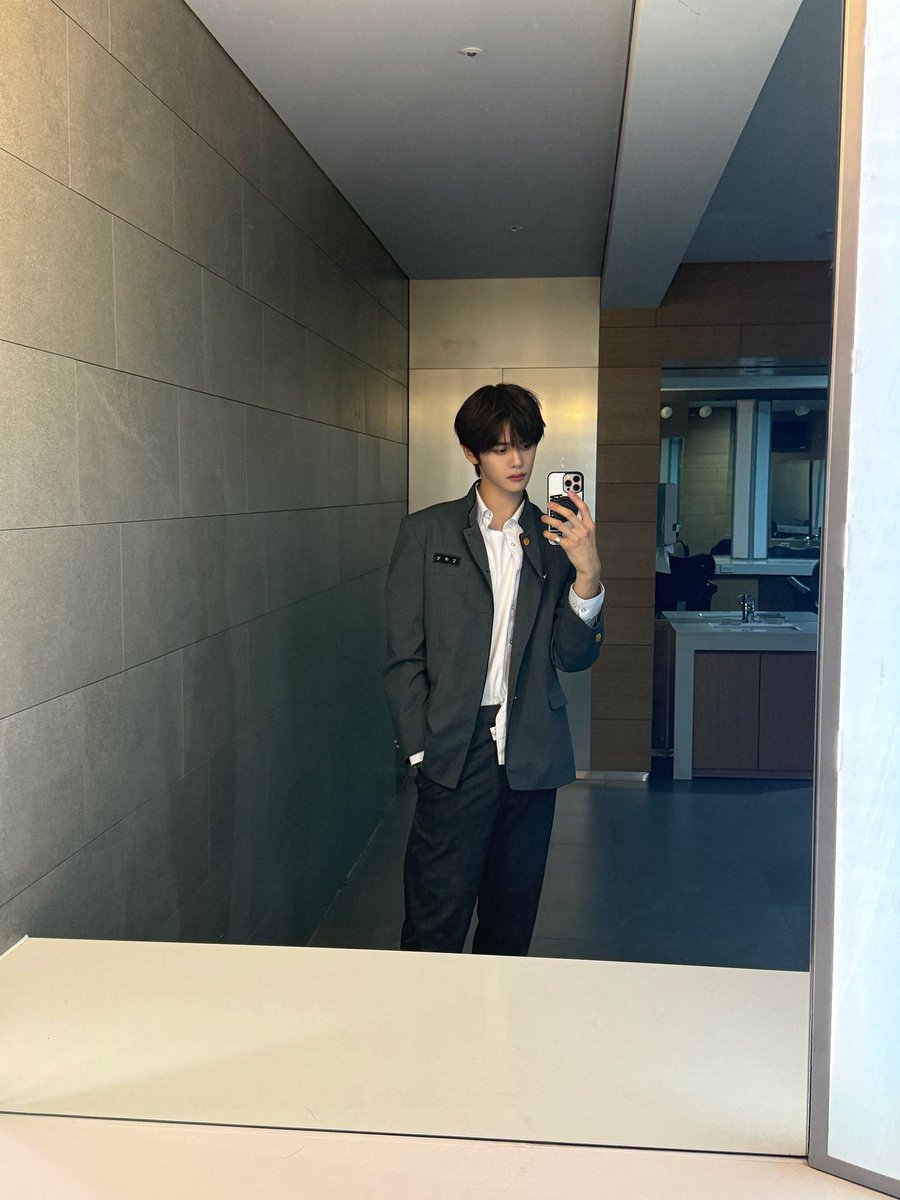 jebemail's tweet photo. Kim Gyuvin💌

#KIMGYUVIN     #ZEROBASEONE                       #AND2BLE https://t.co/0fmMKE6Egf