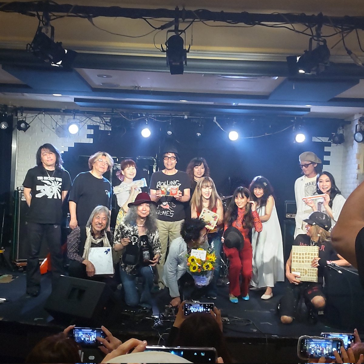 u_noiser's tweet photo. 虎辰企画26執念のLIVEに参上しました
大御所ギタリストの山本恭司さんをはじめ大物アーティストが一度に拝見出来たプライベートLIVEでしたよ✌️
世に棲ム日々は勿論の事ですが
名前を知るも私的に初見参やった寺田町さんや本夛マキさんのステージも見れて
本当に素晴らしいひとときを過ごせました✌️ https://t.co/tfnxdN4fYF