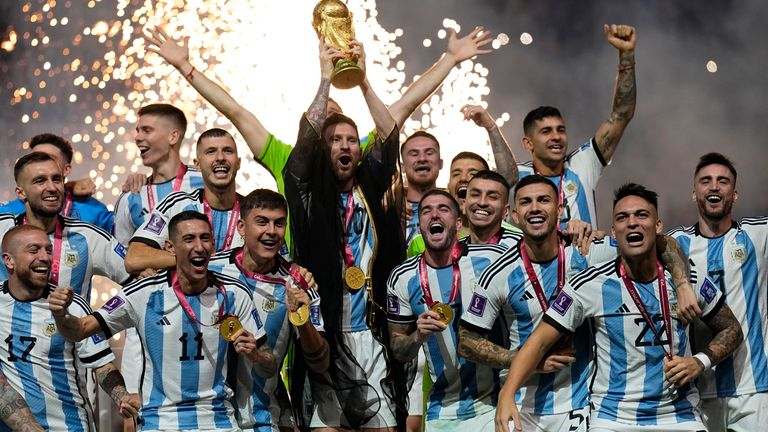 B27Social's tweet photo. Our model's top 4 to win the 2026 World Cup:

🥇 Argentina 14%
🥈 Spain 13%
🥉 England 9%
4️⃣ Brazil 7%

No France or Portugal in the top 4. Tell us who it's got wrong 👇

https://t.co/dep9JGQvYo https://t.co/zrut3JcWE4