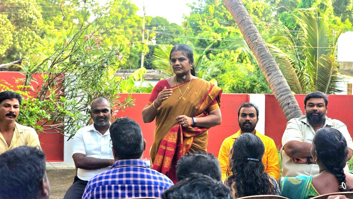 meenadevbjp's tweet photo. இன்று மாலை, நாகர்கோவில் மேற்கு மாநகர பாரதிய ஜனதா கட்சியின் முக்கிய நிர்வாகிகள் ஆலோசனைக் கூட்டமானது, வல்லன்குமாரவிளை பகுதியில் அமைந்துள்ள அமிர்தானந்தமயி ஆசிரமத்தில் வைத்து மிகச் சிறப்பாக நடைபெற்றது. இக்கூட்டத்தில் கட்சியின் வளர்ச்சிப் பணிகள் மற்றும் அடுத்தகட்ட நடவடிக்கைகள் குறித்து விரிவாக ஆலோசிக்கப்பட்டது.