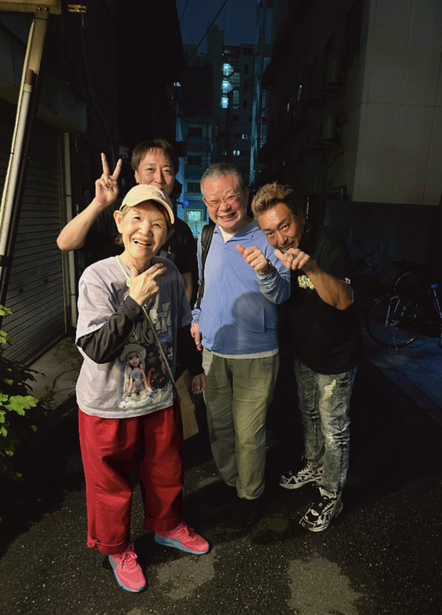 eka_modan77's tweet photo. 8軒ハシゴしたわw https://t.co/YxuUzqNsin