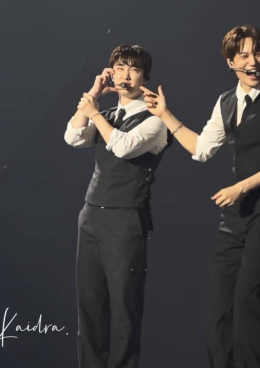 doindae's tweet photo. Jongin's reaction to Kyungsoo's wink 🤣🤣
cr.https://t.co/hWsWd5RHOv https://t.co/xlPQpVY5BV