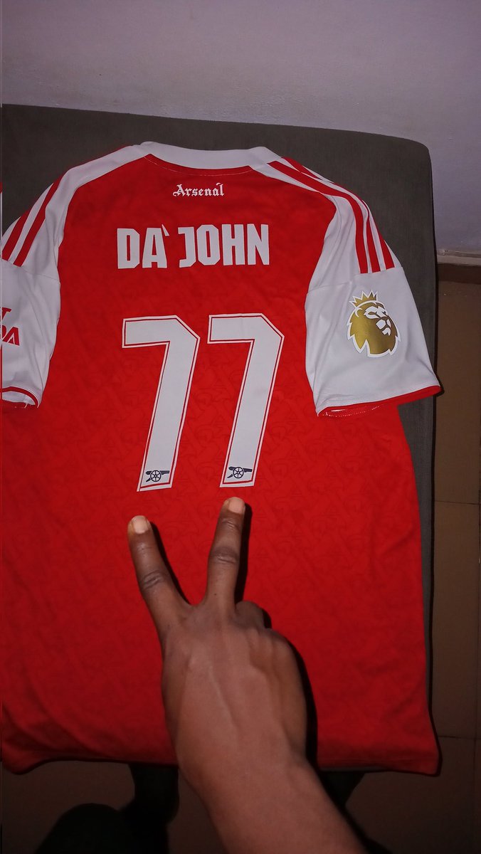 Johnzacheus77's tweet photo. From London, UK 🇬🇧 to Lagos, Nigeria 🇳🇬 
Thank you for the special gift, Babe 🫣
I am indeed grateful 🙏🏾 🙌🏾🤗

COYG ❤️⚽️🤍 https://t.co/y1S8nEcFeJ