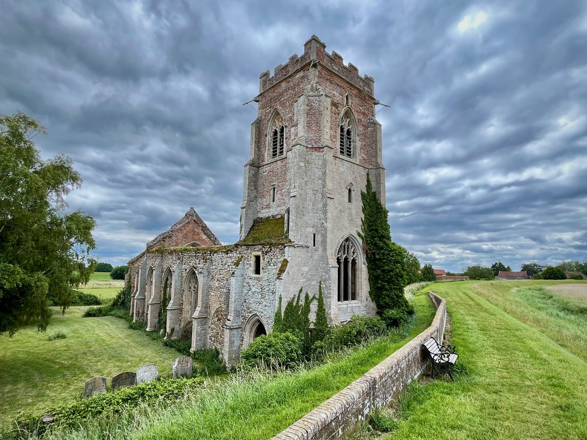 fugitiveink's tweet photo. Wiggenhall St Peter's church is one of Norfolk's most evocative ruins. Set next to the Great Ouse, the extant fabric dates mostly from the 15th century, although probably built on the site of an earlier church. Its roof was removed by the 1930s. It was only deconsecrated last year.