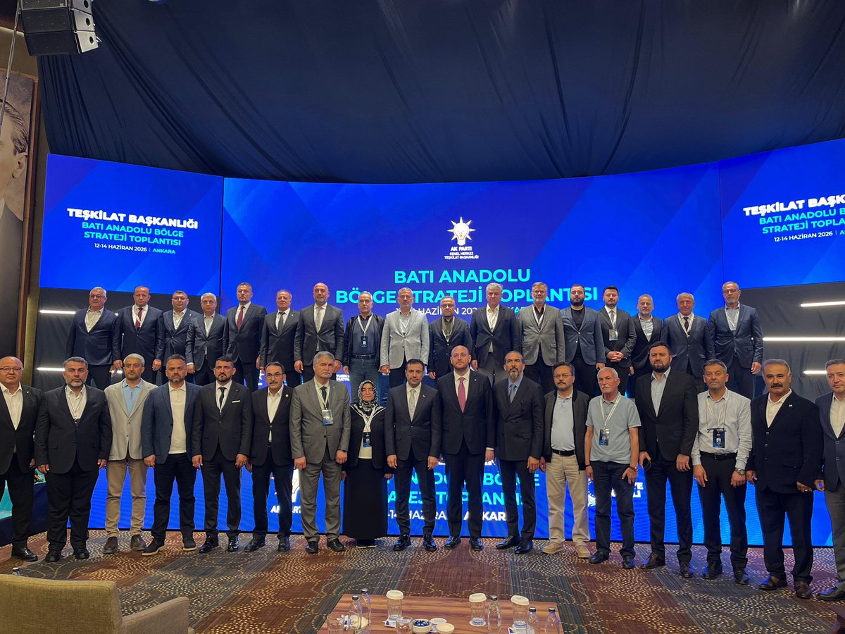 akpartimeram's tweet photo. Genel Merkez Teşkilat Başkanımız Ahmet Büyükgümüş’ün teşrifleriyle gerçekleştirilen Teşkilat Başkanlığı Batı Anadolu Bölge Strateji Toplantımızın kapanış programını birlik, beraberlik ve dava şuuru içerisinde tamamladık. https://t.co/VyXz1GBedY