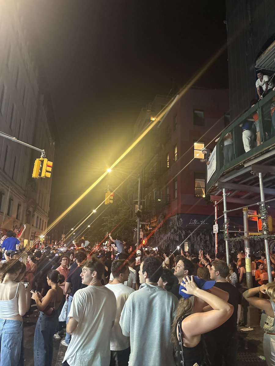 mayaaceleste's tweet photo. was apart of history last night https://t.co/ayNVp04ixC