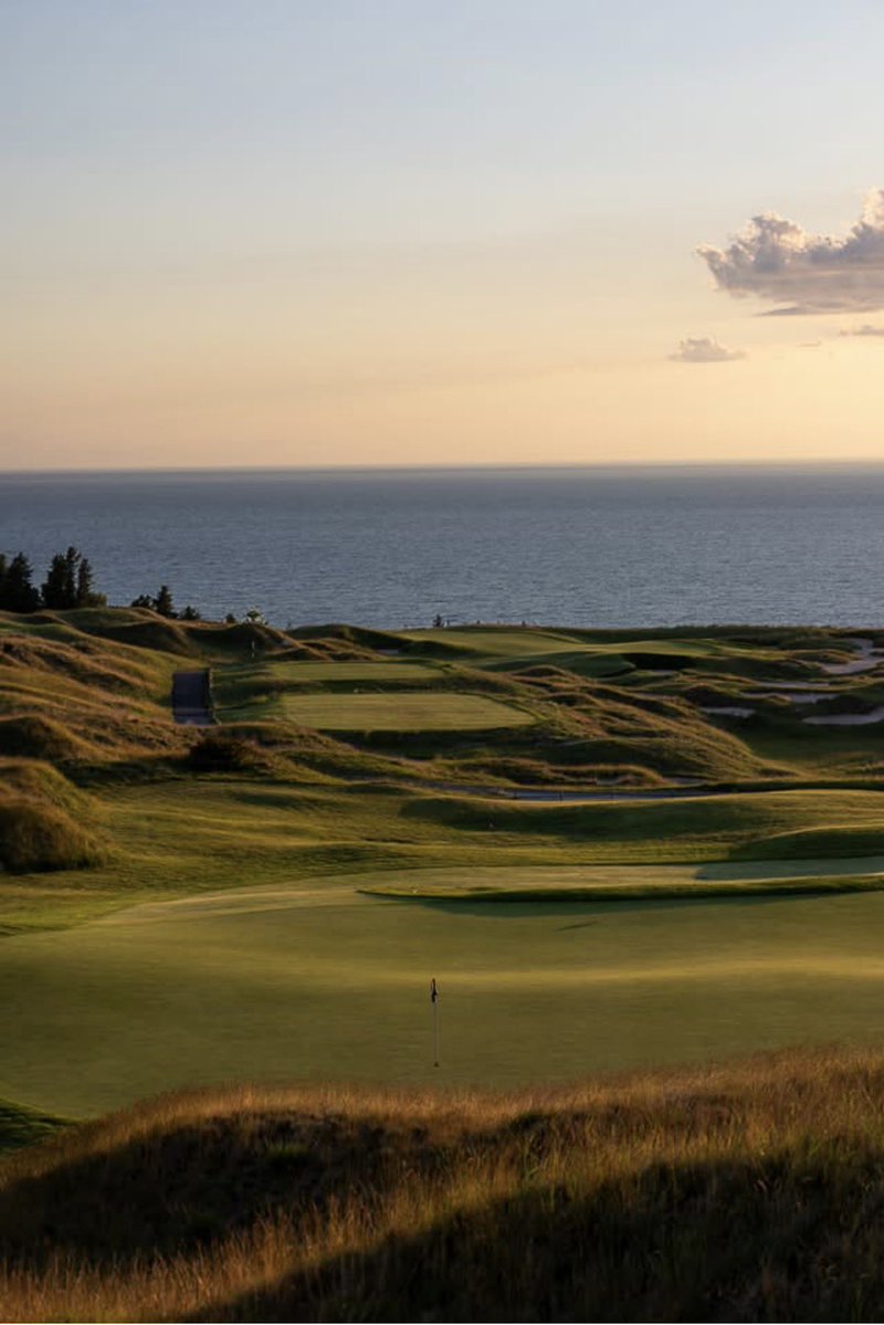 joepohlen's tweet photo. Arcadia Bluffs Golf Course last night. 

Pure Michigan https://t.co/iWwjeSDxXj