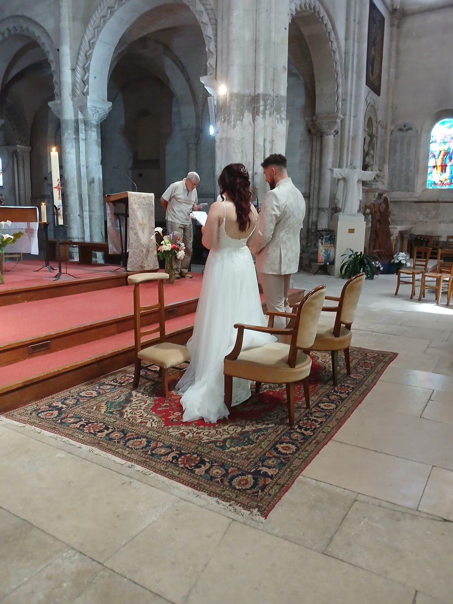Kakashii_____'s tweet photo. Nous nous sommes dit oui, devant le Seigneur 💒 🤍✝️ https://t.co/A10hcAMdZw