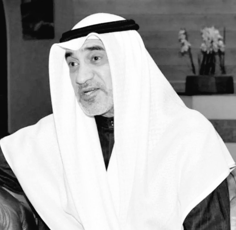 aminalshami5's tweet photo. #سحب_الجنسيات
المفروض أنني آخر شخص يتكلم عن سحب الجنسيات، وينتقد حكومة الكويت لأسبابٍ كثر، تمنعني من الإساءة والكر:
 * فلي هناك أصدقاءٌ أعزاء.
 * وفي الكلية والمستشفى اللذين بنتهما الكويت كانت دراستي والتدريب.
 * وكتابٌ كُتب عن الكويت أشرفتُ على مراجعته.

لكن صوت الضمير أقوى من كل اعتبار، ويُدرك حجم مأساةٍ لا يقرّها قرار. 

ولو أن كل مسلم قام بواجبه، واستنكر مجازر سحب الجنسيات بقلبه وقالبه، لتوقف الظالم عن ظلمه، ولسَلِمَ المستضعف من بطشه وحُكمه.

آلاف تلو الآلاف تنتزع آدميتهم بلا خجل أو وازع، وآخر دفعة كانت اليوم بإسقاط الجنسية عن 2193 شخصاً دون رادع.

ألا يدرك الحاكم المستبد، أن دعوة واحدة كفيلة بإنهاء العهد، وتغيير الأحوال، وتبديل النعمة بالزوال؟

إني أرى نهاية حكم هذه الأسرة على يد حاكمها اليوم، وستتذكرون نواميس الله في نزع الملك، بعد أن استكبروا على عباده بلا لوم.

#الكويت