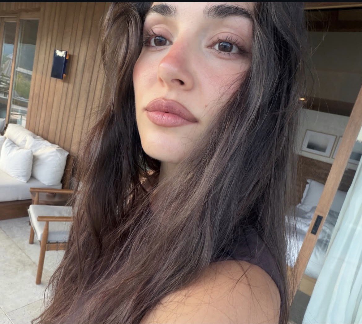 sil2i_'s tweet photo. اجمل وحده بالعالم ❤️🥺.

#HandeErçel #HandeErçel https://t.co/vGi90vRnrq