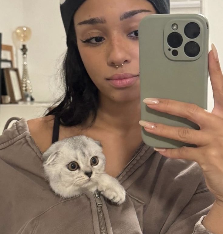 alxmeifiz's tweet photo. mini au #maphinz | two moms

onde sophia está procurando um relacionamento com uma mulher que também tenha filhos

ou onde manon não consegue falar a verdade para a mulher bonita que se apaixonou https://t.co/ECdHynR9K7