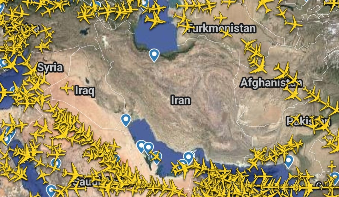 Currentreport1's tweet photo. BREAKING:

Iran has closed its airspace and is reportedly preparing for a possible missile strike on Israel. https://t.co/RL4XjxjEjz