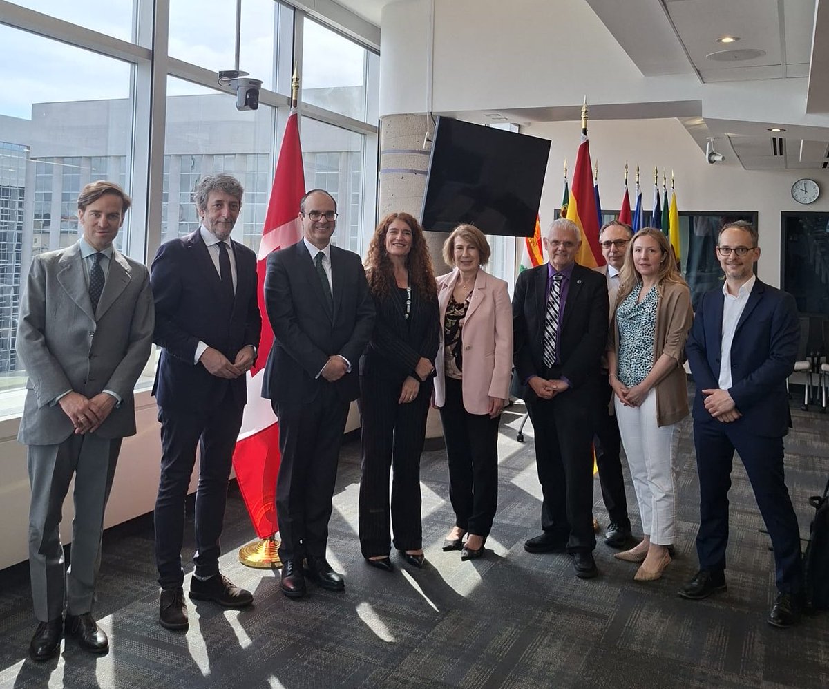 EvaOrtegaPaino's tweet photo. Tres intensos días en 🇨🇦 reforzando la cooperación científica, tecnológica y de innovación entre 🇪🇸 y 🇨🇦 junto a @CDTI_innova e @IAC_Astrofisica.

🔬 Hemos impulsado nuevas oportunidades de colaboración en ciencias de la salud, supercomputación, IA, astrofísica y el proyecto del Telescopio de Treinta Metros (TMT), fortalecido la participación conjunta en Horizonte Europa y reforzado la presencia del CDTI en Canadá.

🌍 Además, desde el Comité Polar Español hemos firmado un MoU con @POLARCanada para avanzar en la investigación ártica.

Un privilegio compartir ideas con responsables institucionales, científicos canadienses de referencia y nuestra diáspora científica en @ACERCA/CASSA. Gracias también a la Embajada de España en Canadá por hacer posible una excelente muestra de diplomacia científica entre el @CienciaGob  y Universidades y @MAECgob a través de la @EmbEspCanada a cuyo embajador y equipo les estoy tremendamente agradecida.
Regreso a España con energías renovadas para seguir construyendo un país de ciencia, innovación y colaboración internacional.

#EspañaESCiencia #DiplomaciaCientífica #Ciencia #Innovación #Canadá