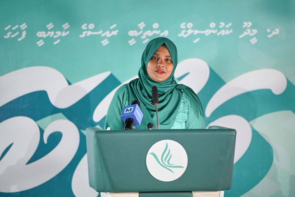 Zarra_zeday_zaa's tweet photo. މީދޫ އަކީ މަސްވެރި ރަށަކަށް ވާއިރު އައިސްޕްލާންޓެއް ގާއިމުވެ، އެފްއެސްއެމްގެ ޝެޑާައެކު މާލެ އާއި ދާދި އެއް އަގެއްގައި ތެޔޮ ލިބުމަކީ މީދޫގެ ރައްޔިތުންނަށް ލިބުނު ވަރަށް ބޮޑު ލުޔެއް: މީދޫގެ އިންތިހާބީ ރައީސާ ސުހާ އިބްރާހިމް 

@MMuizzu
#DhiveheengeRaajje https://t.co/FJfbuYlLId