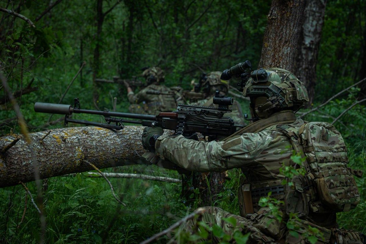 TheGreyPatriot_'s tweet photo. 🇧🇾🇷🇺 Further pictures from recent training of Belarusian SSO troops in undisclosed location.

#Belarus #Belarusian #Russia #Today #Military #Army #SSO #Spetsnaz #Training #Tactical #PKM #AK74 https://t.co/faMFoj3WL1