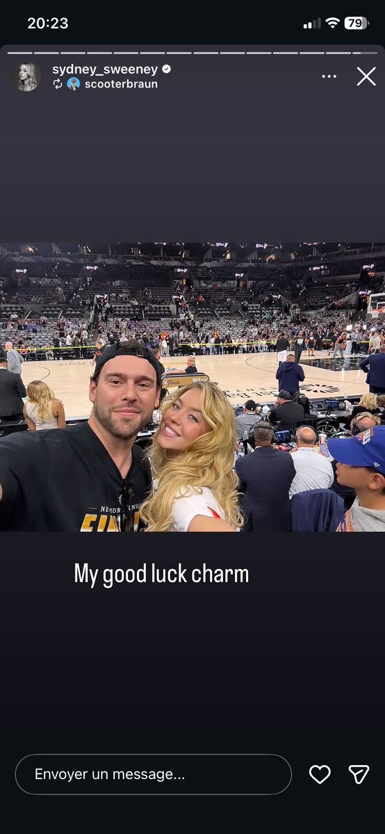 sweensies's tweet photo. "omg my boyfriend SCOOTER BRAUN brought my cousin to the game!! 😍😍 SCOOTER BRAUN is amazing!! 😍😍 my boyfriend SCOOTER BRAUN's family is amazing 😍😍😍 have i mentioned how amazing SCOOTER BRAUN is 😍😍😍"

LMFAOO this shit is NOT serious 😂😂 https://t.co/mHoWEQDSXx