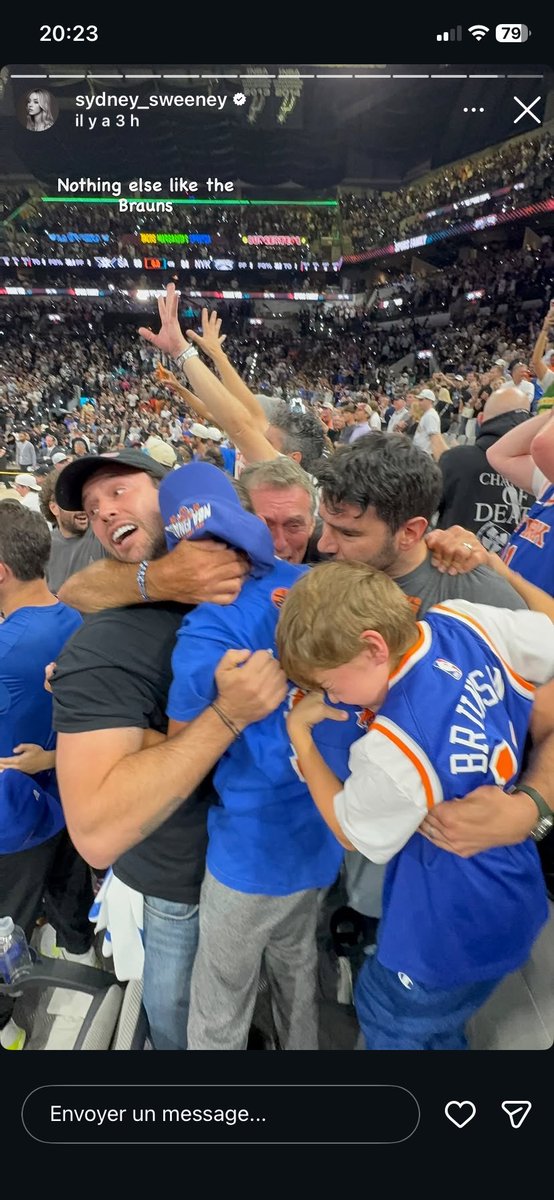 sweensies's tweet photo. "omg my boyfriend SCOOTER BRAUN brought my cousin to the game!! 😍😍 SCOOTER BRAUN is amazing!! 😍😍 my boyfriend SCOOTER BRAUN's family is amazing 😍😍😍 have i mentioned how amazing SCOOTER BRAUN is 😍😍😍"

LMFAOO this shit is NOT serious 😂😂 https://t.co/mHoWEQDSXx