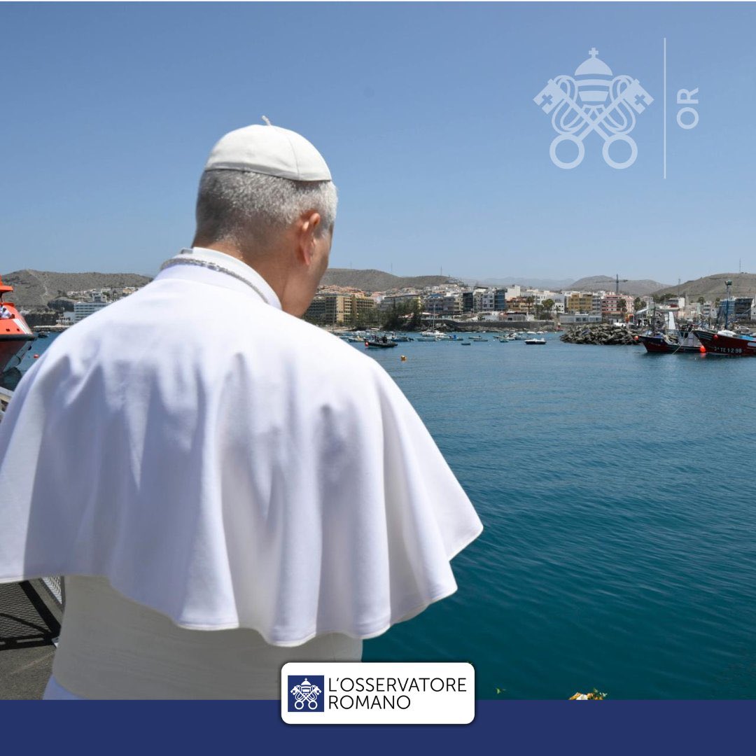 AuxiliumCoop's tweet photo. “La dignità umana non ha passaporto”; “Mi inchino alla vostra dignità. Non possiamo abituarci a che il Mediterraneo sia un cimitero” quello che ha detto Papa #LeoneXIV a Gran Canaria l’#11giugno sui #migranti interpella l’#Europa e il cuore di tutti. Accogliere è un dovere. https://t.co/OBMebHjK7l
