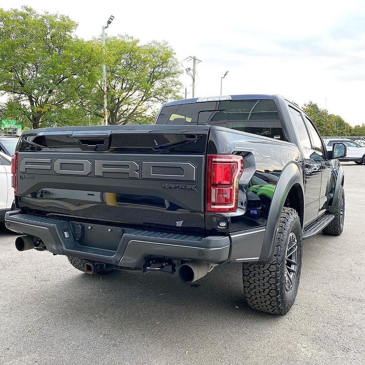 OLUWASHINAA2000's tweet photo. Ford F-150 Raptor https://t.co/qOqAbc4m6v