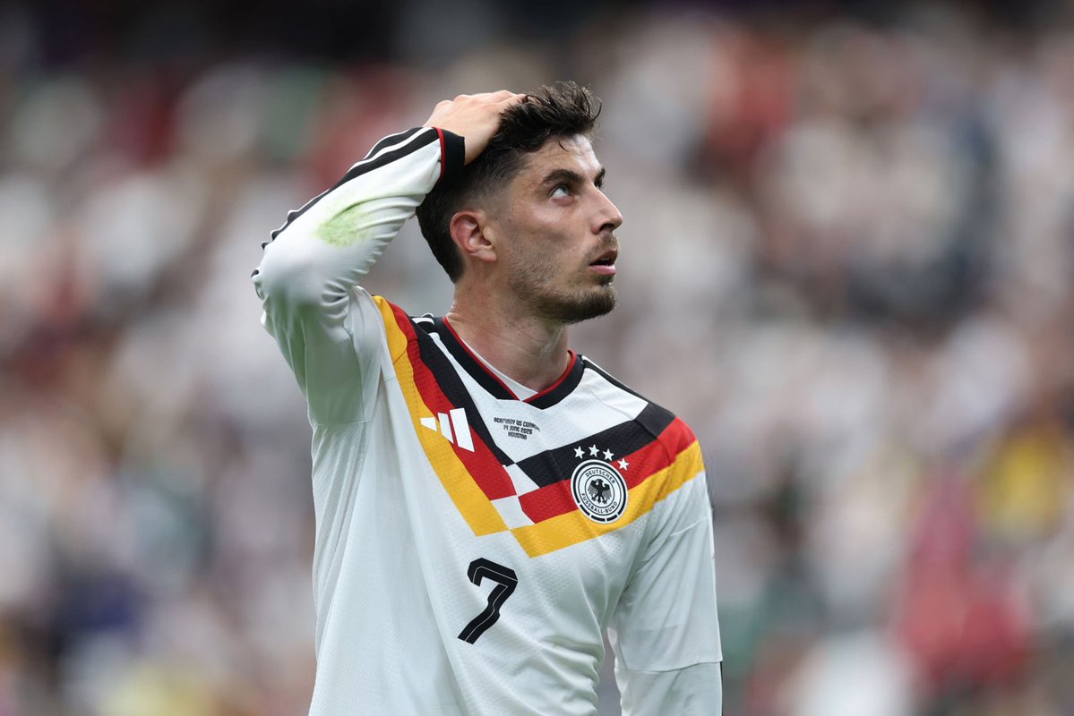 IDGoonerscom's tweet photo. Cakep bener jerseynya timnas Jerman ini yak https://t.co/NNm8PEadkn
