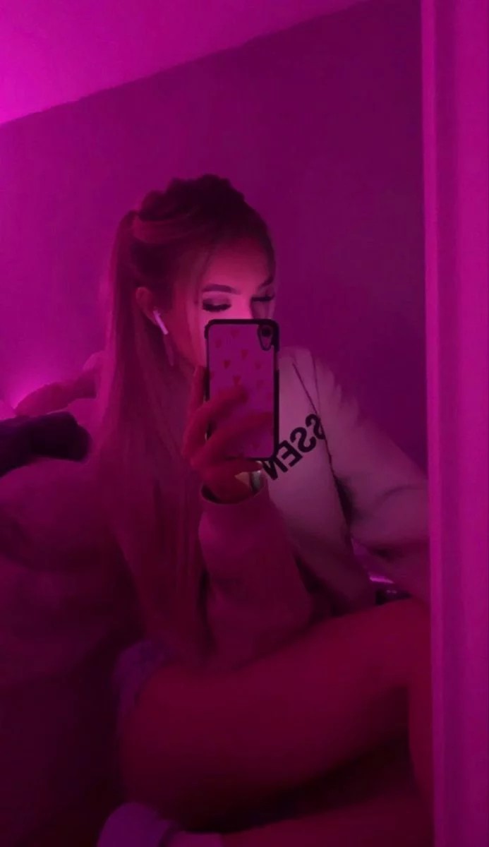 Lily 💕 tweet media